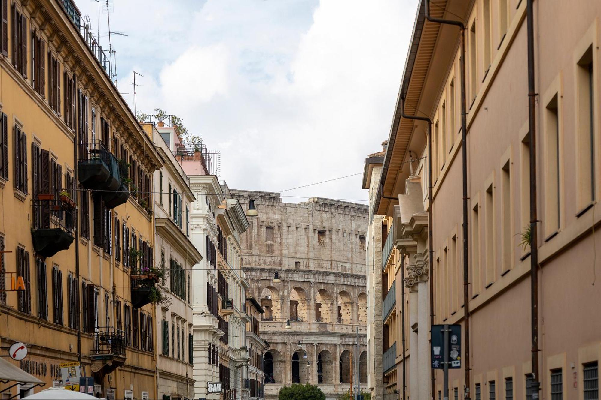 Views Of The Coliseum Appartamento Roma